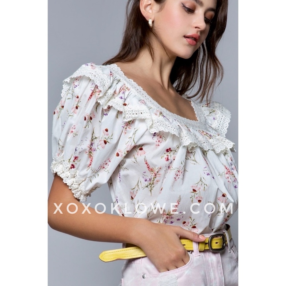 POL Ivory Floral Short Puff Sleeve Ruffle Top